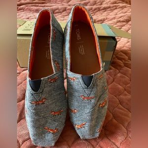 Tom’s fox motif shoe